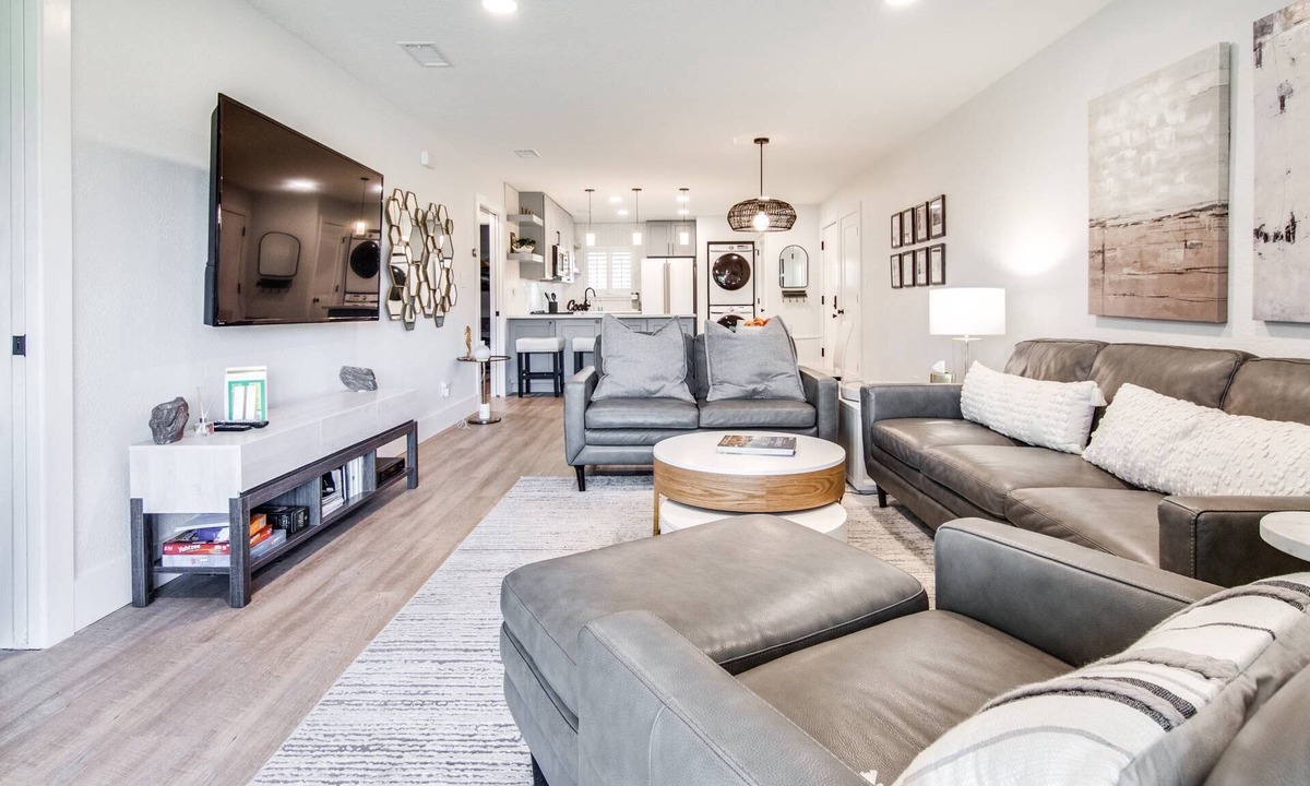 Wesley Chapel Condo | Matchless Luxury |Pools |Hot Tub |Gym |Golf Views |Designer Renovation