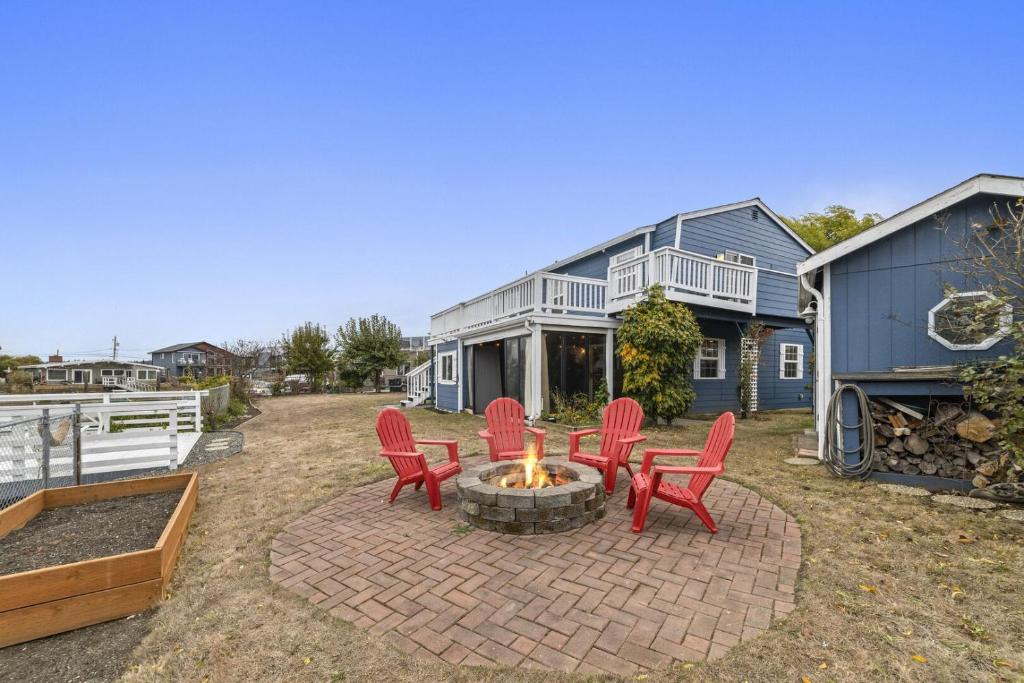 Ferndale House | Matia Sandy Point Neptune Beach Private Dock