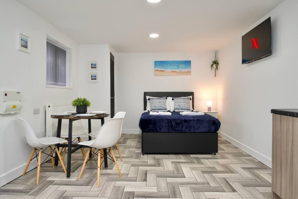 Coventry Apartment | Matlock Studio 7 - Coventry