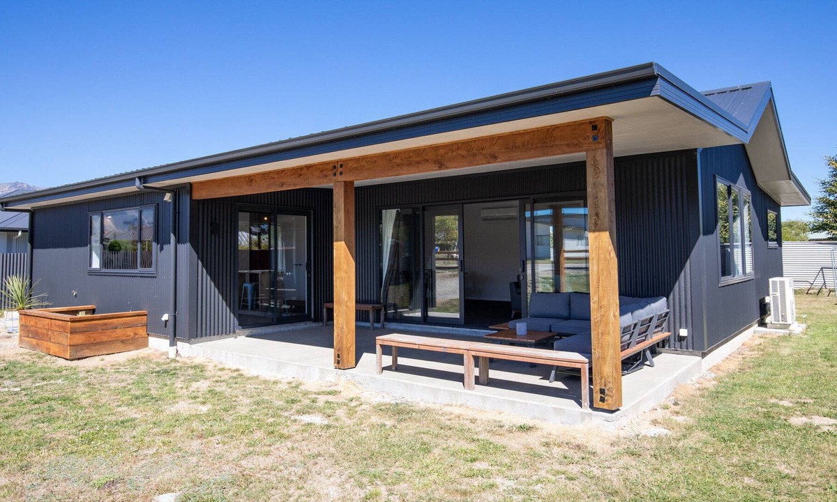 Lake Hawea House | Maude Views