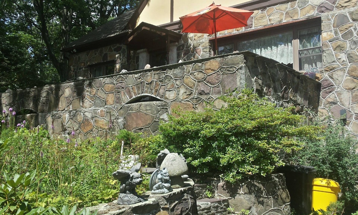 Mount Pocono Bed & Breakfast | Maurrocks Bed & Breakfast