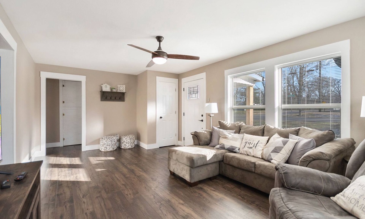 Siloam Springs House | Maverick House Downtown Siloam Springs