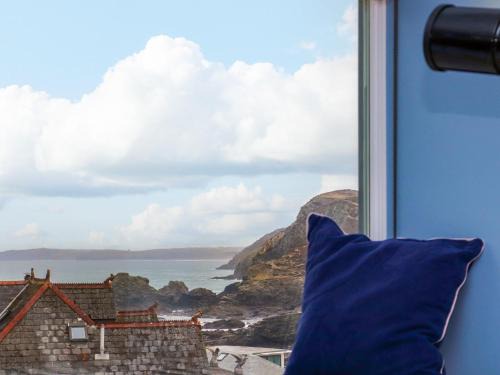 St. Agnes Apartment | Mavericks Wave