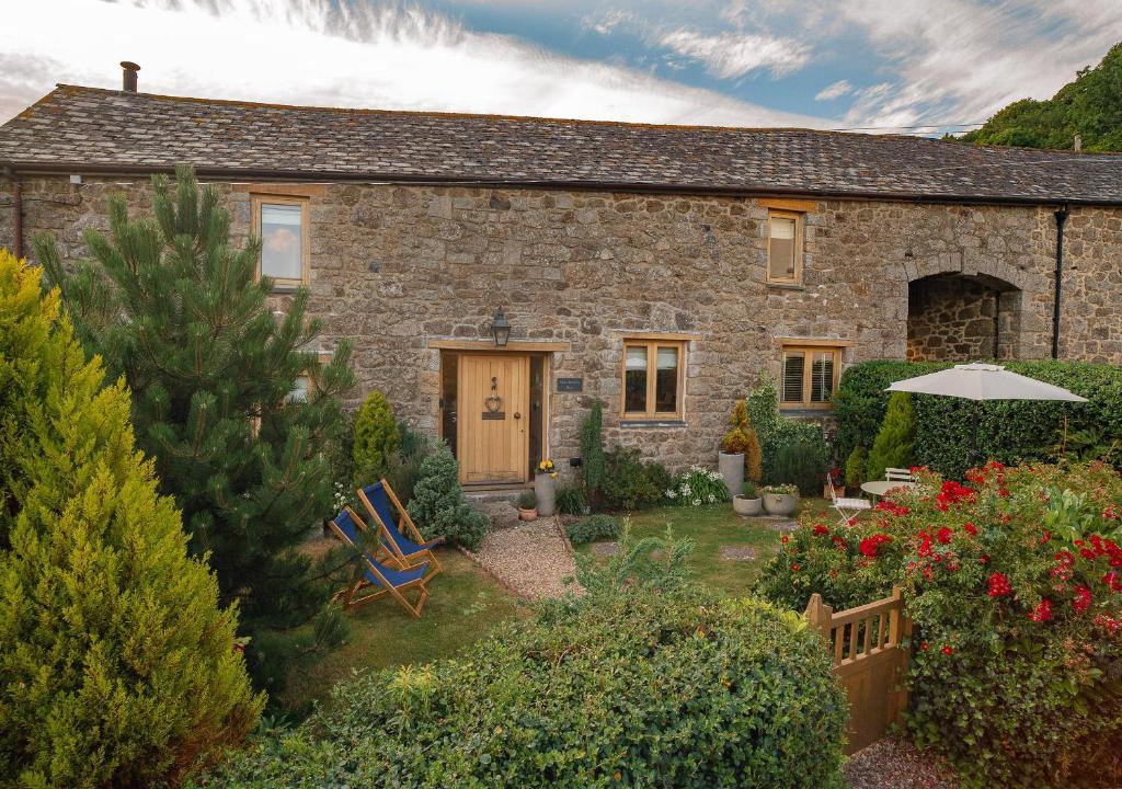 Lustleigh House | May Blossom Barn