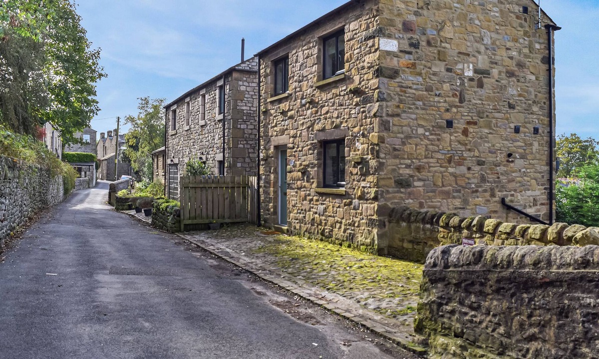 Giggleswick Cottage | May Cottage - UK12970