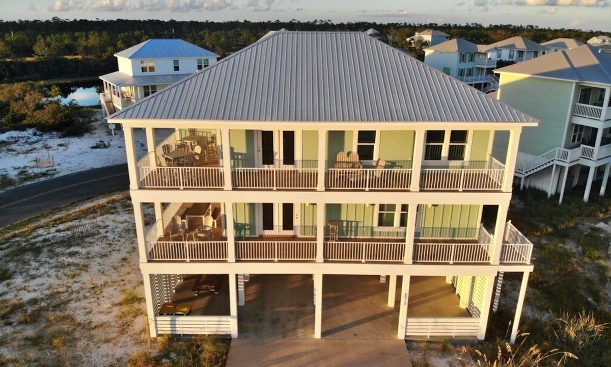 Morgantown House | May Discounted! Upscale home w/pools & views