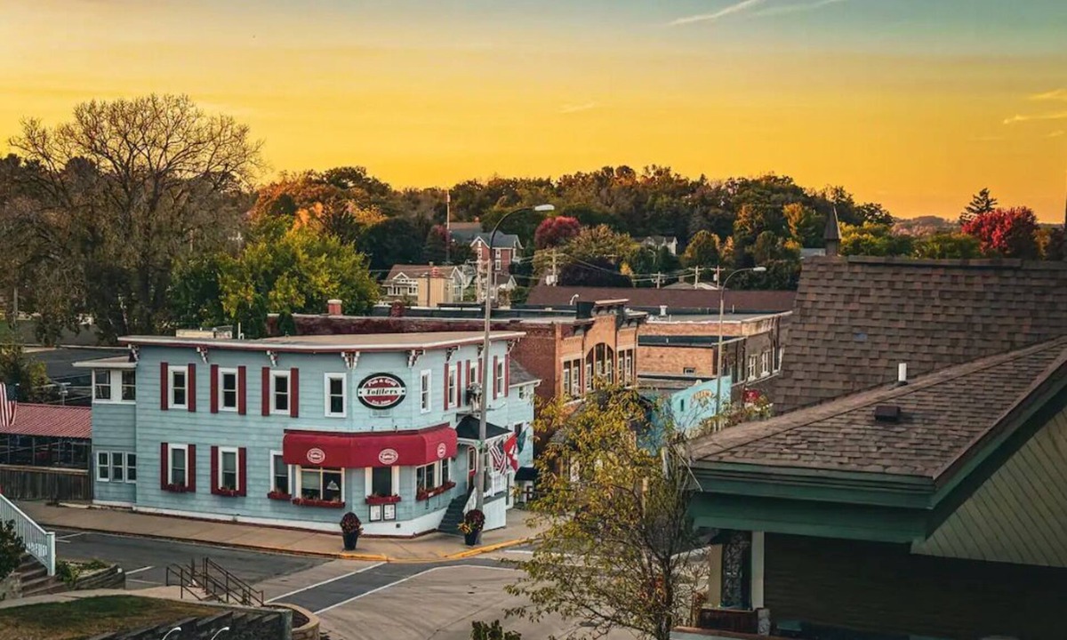 New Glarus House | MAY JUNE 2026-NEW BOOKING SPECIAL at The Belvedere just Steps to downtown.