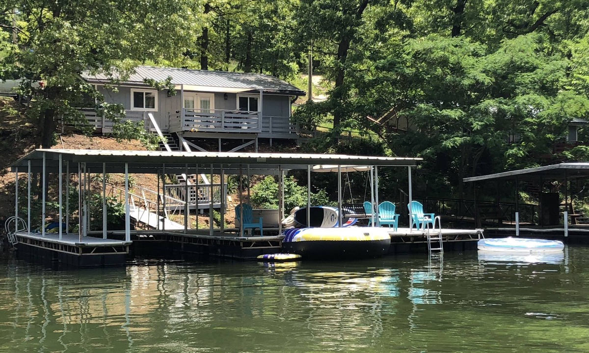 McColley House | May Special, Lake Front,Featured on”HGTV" Private Dock!,Kayaks,Gas FirePit!