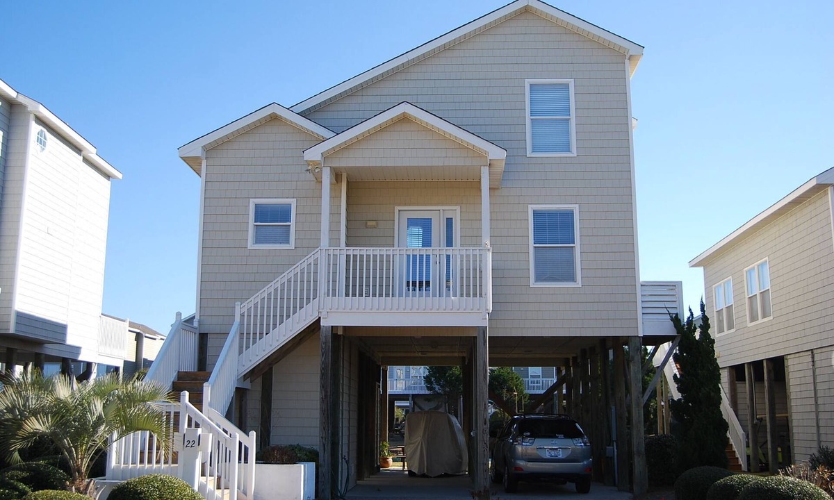 Ocean Isle Beach House | MAY SPECIALS! - 4 Bed IP House on Water-Sleeps 8-EASY BEACH ACCESS