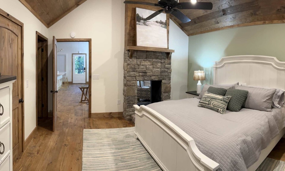 Mentone House | May Value +Hot Tub +Indoor & Outdoor FirePlace+Private