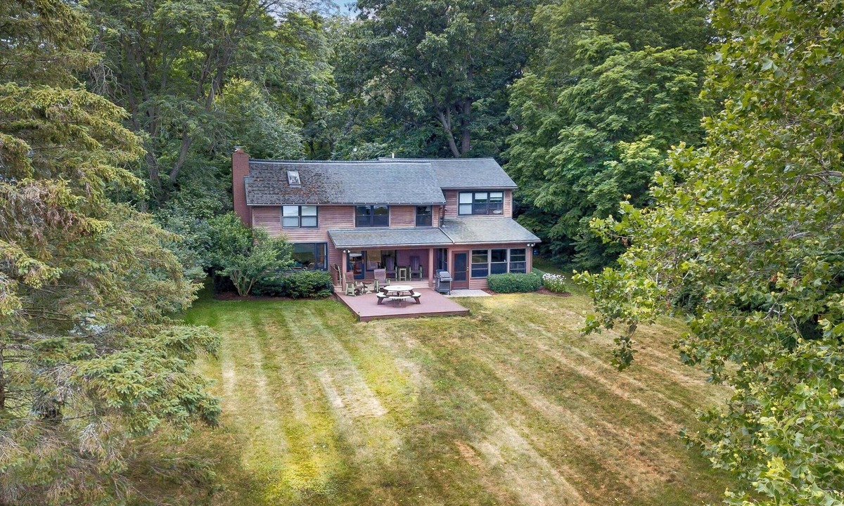 Town of Jerusalem Cottage | Maya's Palace: "Pet-Friendly + Natural Lakefront"