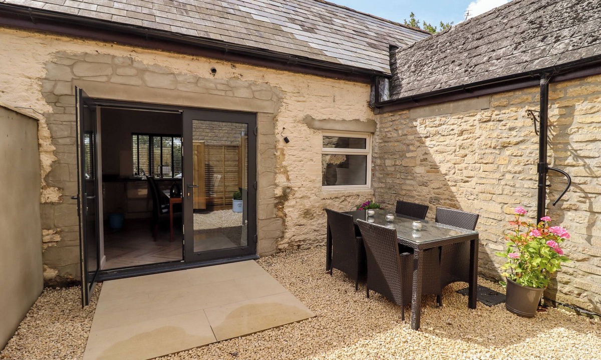 Crudwell Cottage | Mayfield Cottage