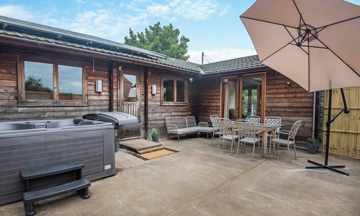 Sleaford Cottage | Mayfield Lodge - UK39917