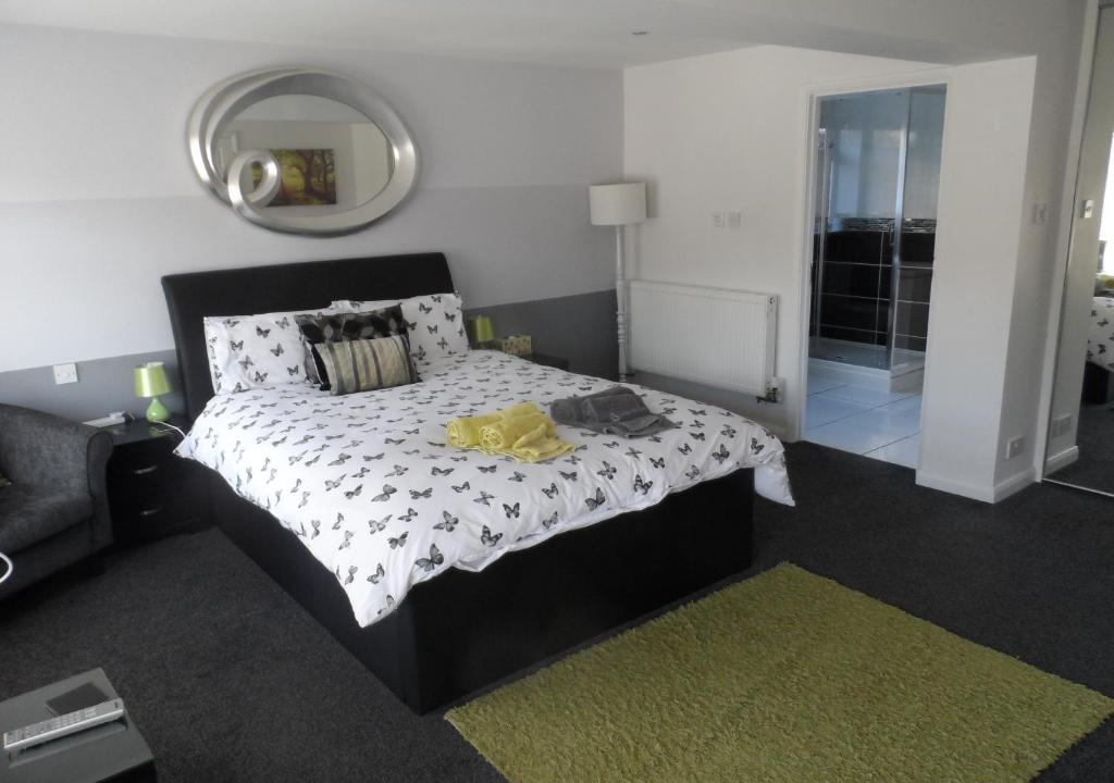 Sindlesham House | Mayfields Guest House