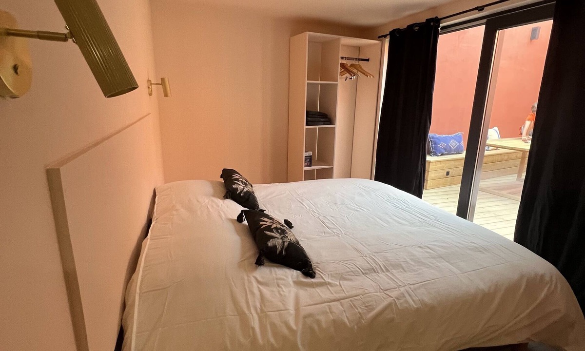 Moyenneville House | Mazel House