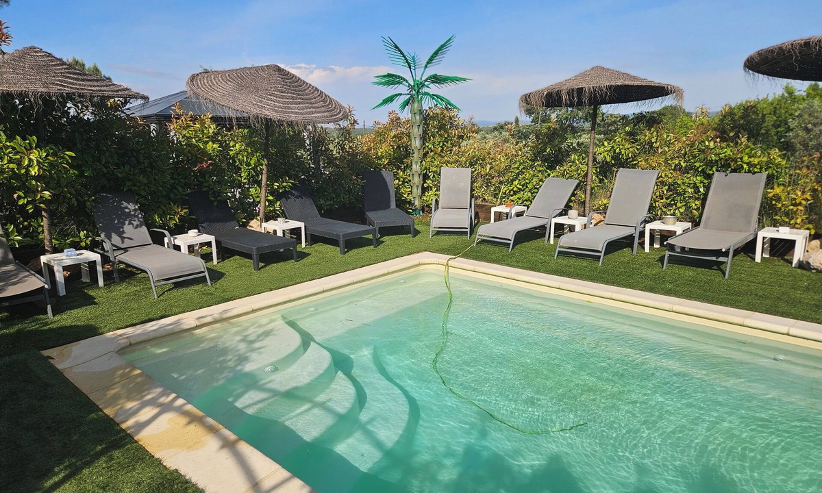 Le Luc Apartment | Mazets 2a 4 pers piscine karakeetc