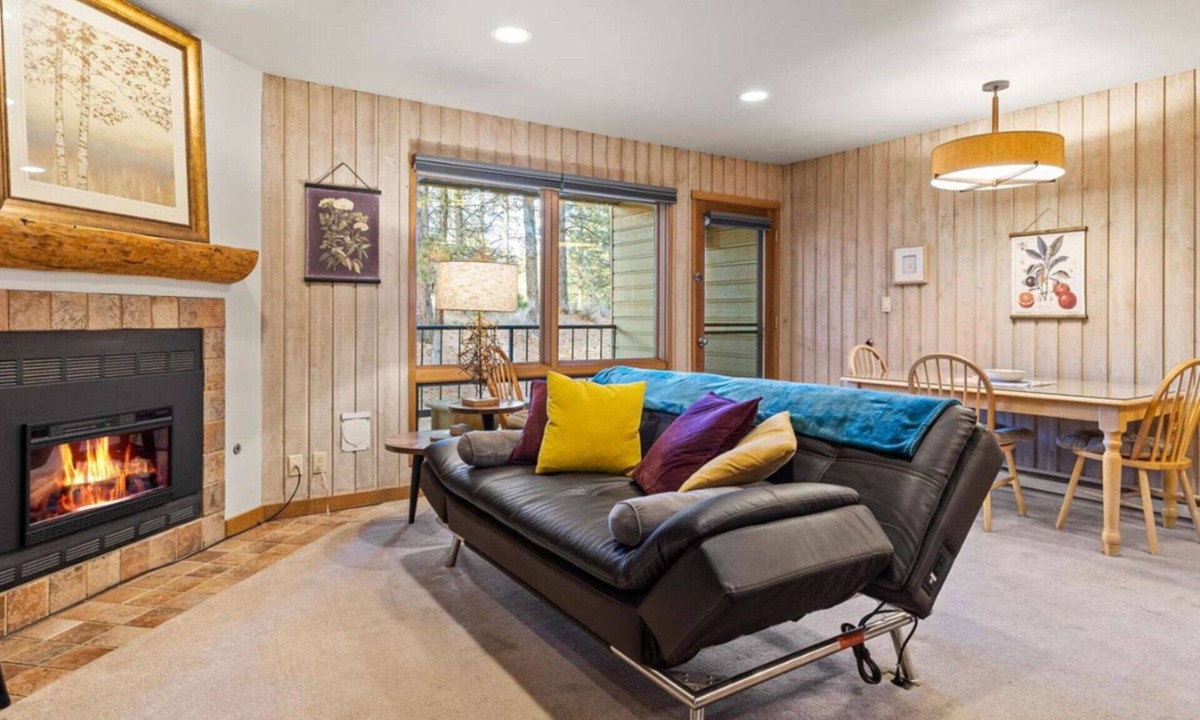 Century West House | MBV 160 | Mt Bachelor Village Resort, pool hot tub