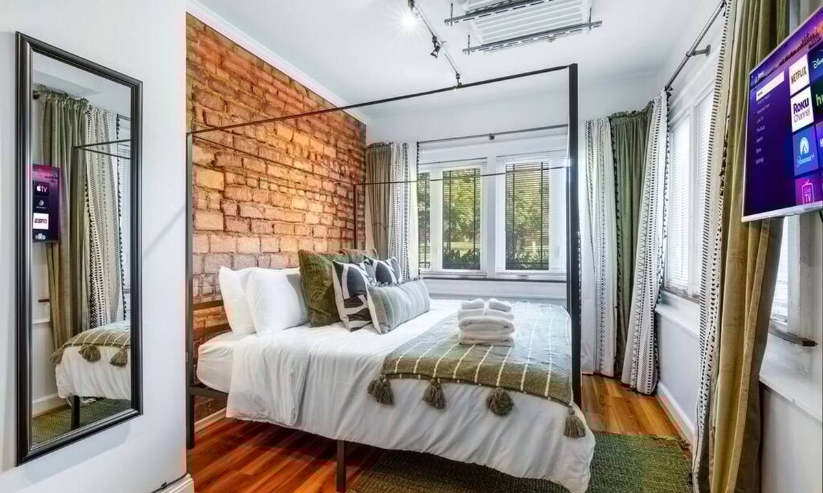 Cleveland Apartment | MC Loft at the Pillars-2bd 1bath University Cir