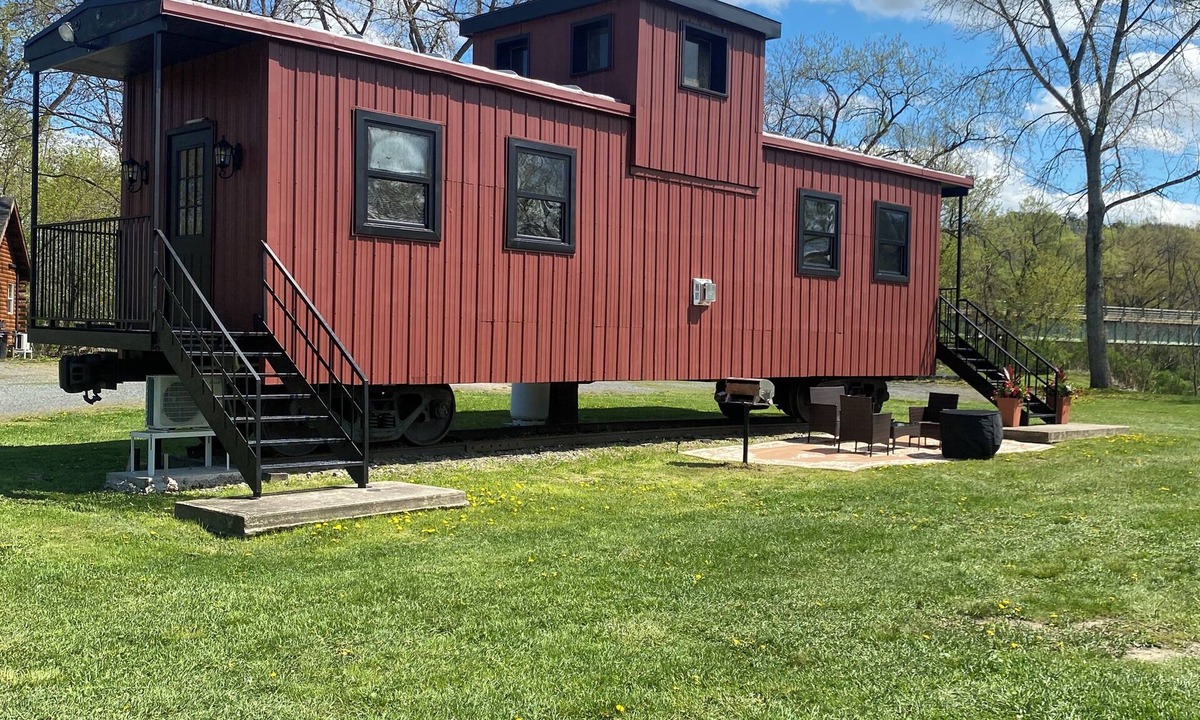 St. Johnsville Cabin | McDonalds Train