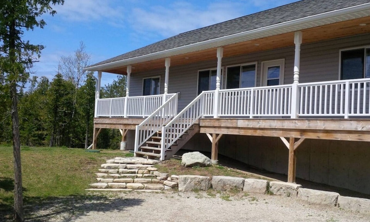 Miller Lake Cabin | McIvor Getaway Cottage - Pet-Friendly Retreat Near Lake Huron – Budget-Friendly