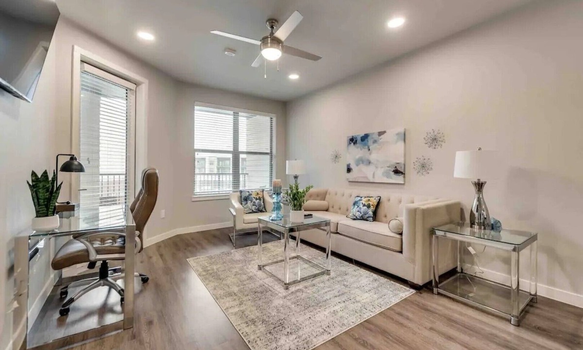 McKinney Apartment | MCK228 – 28min to Toyota Base Camp - Sleeps 2 - Public Transit