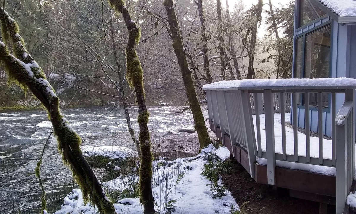 McKenzie Bridge House | McKenzie Riverside Retreat