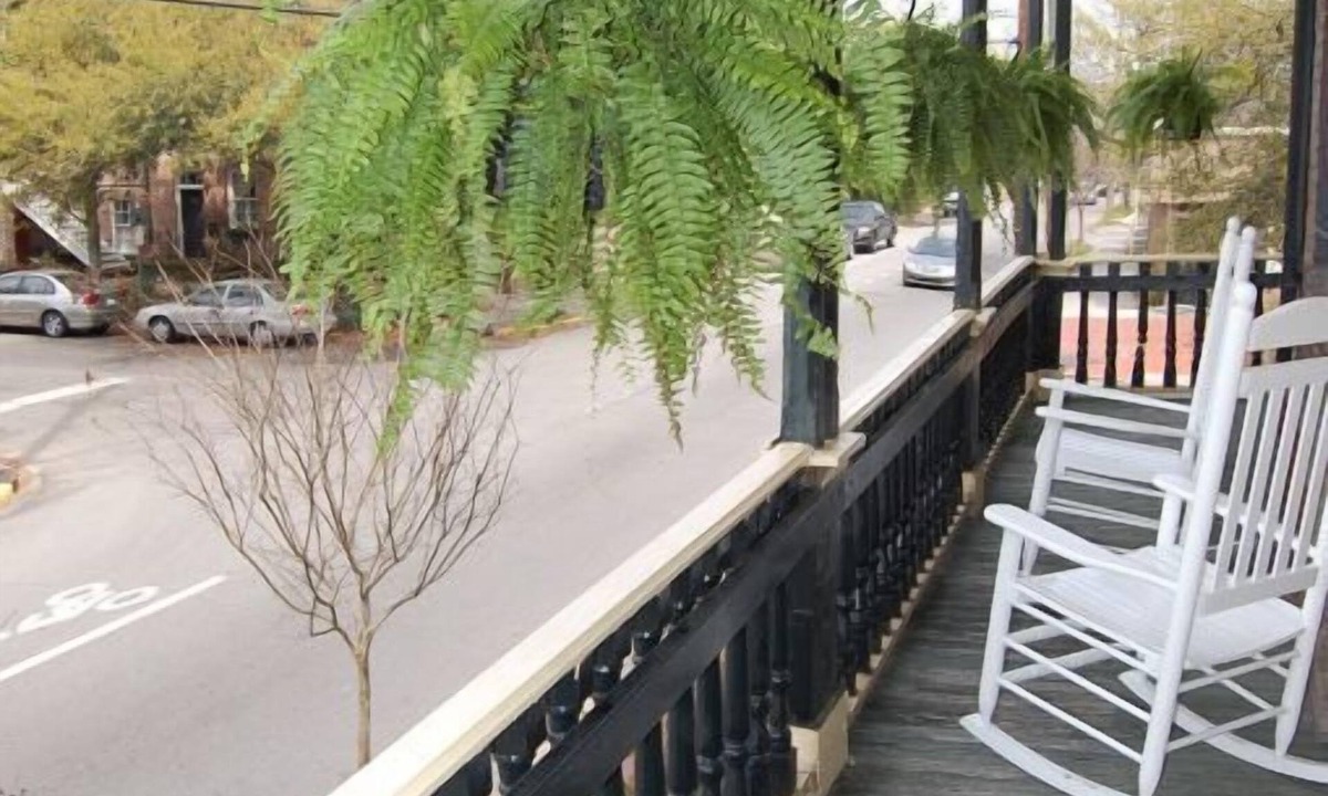 Historic Downtown Savannah House | McKenzie's Authentic Downtown Savannah Townhouse!