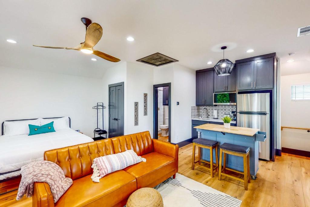 McKinney Apartment | 'McKinney Marvel' Studio in Historic District
