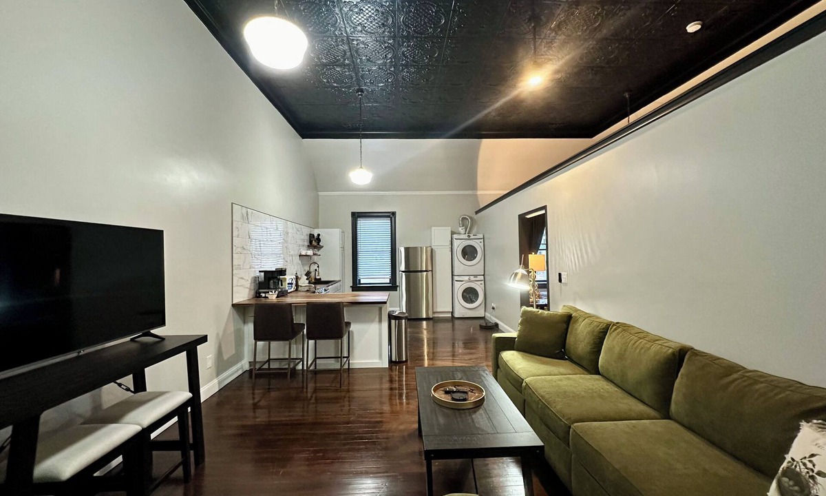 McKittrick Apartment | McKittrick Suite - Loft Stay on Katy Trail in Historic Mercantile, 4 min Hermann
