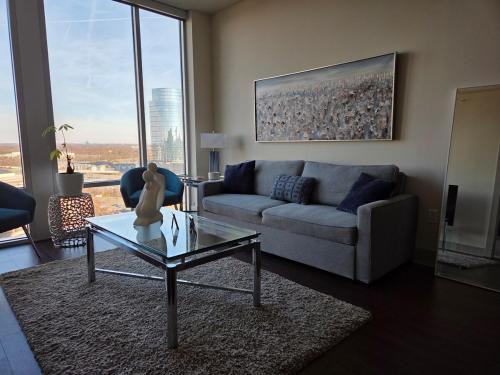 McLean Apartment | Mclean View Steps from Tysons Corner & Galleria
