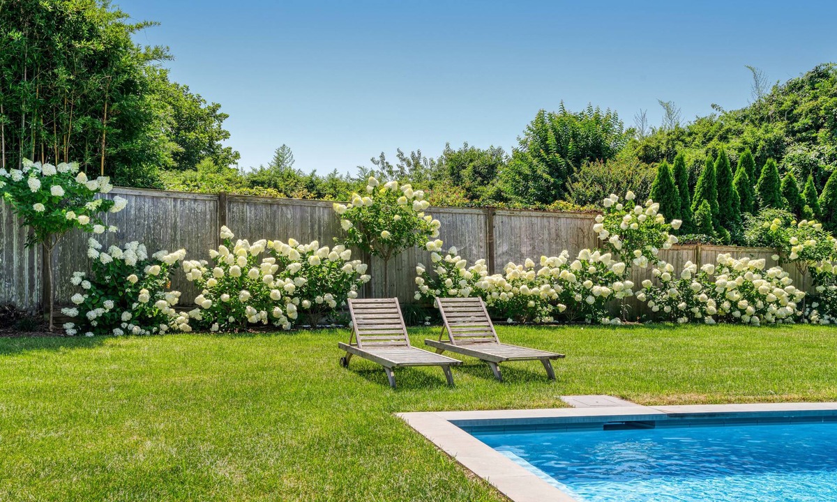 Beach Hampton House | MCM Beach house in exclusive Amagansett dunes minutes from beach path