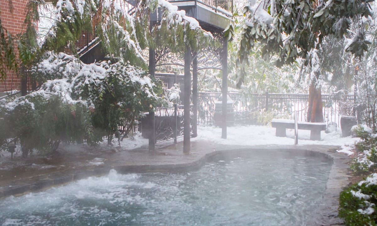 Forest Grove Hotel | McMenamins Grand Lodge