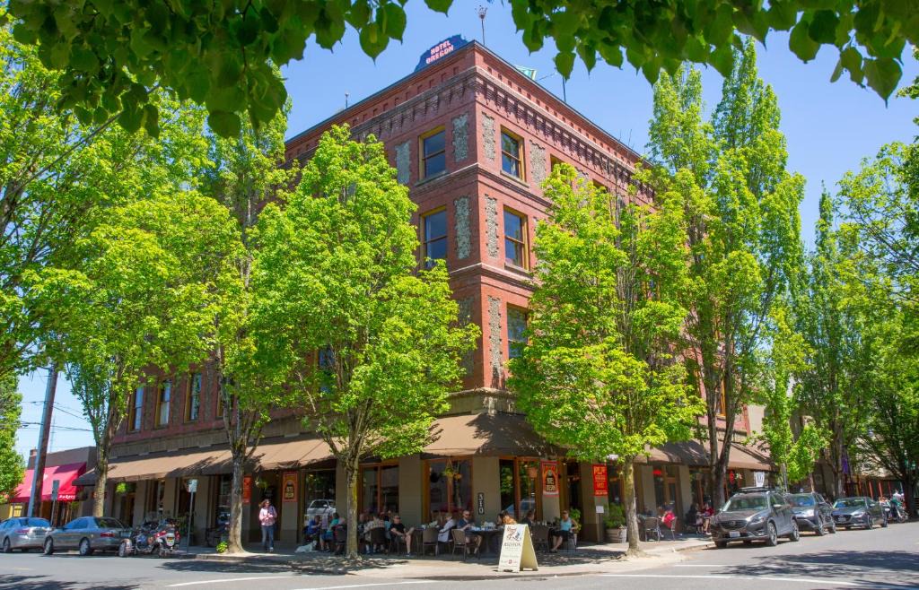 McMinnville Hotel | McMenamins Hotel Oregon