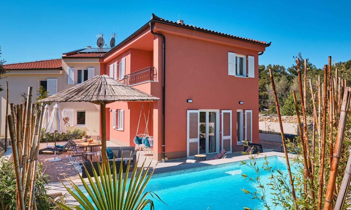 Miholascica Villa | MEACres Sun - secluded pool villa