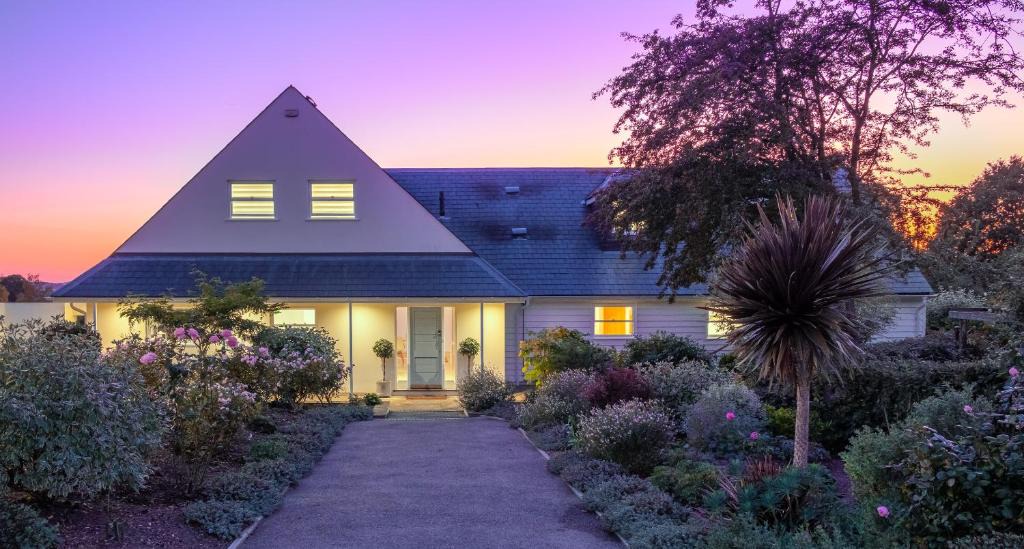 Hawkhurst Bed & Breakfast | Meadow Cottage Bed & Breakfast