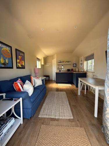 Bedchester Apartment | Meadow Hayes Studio