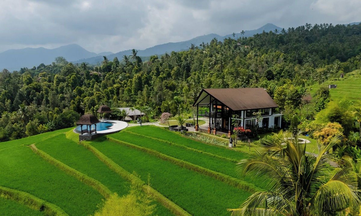 Sukasada Villa | Meadow Hills Villa by Mahaprana