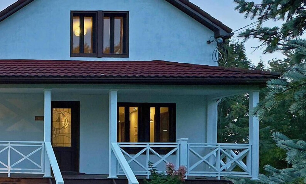 Saint Basile le Grand House | Meadow House with Geodesic Dome, In-Ground Pool & Jacuzzi