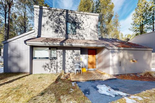 Sunriver Apartment | Meadow House 11 | Discover Sunriver