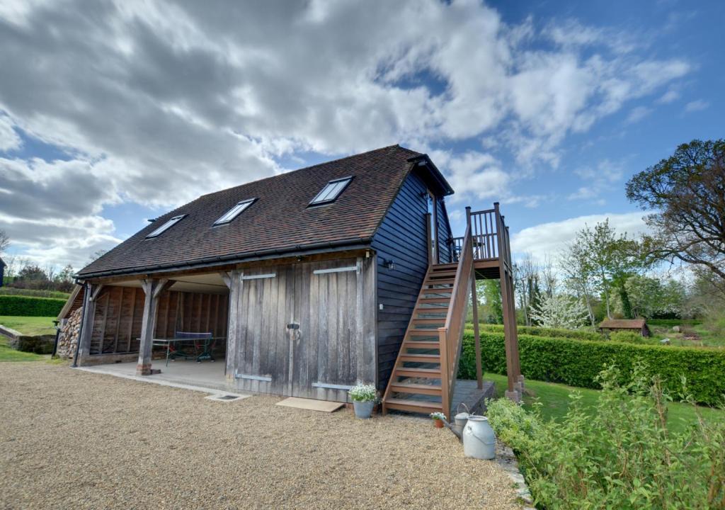 Langton Green Apartment | Meadow Loft