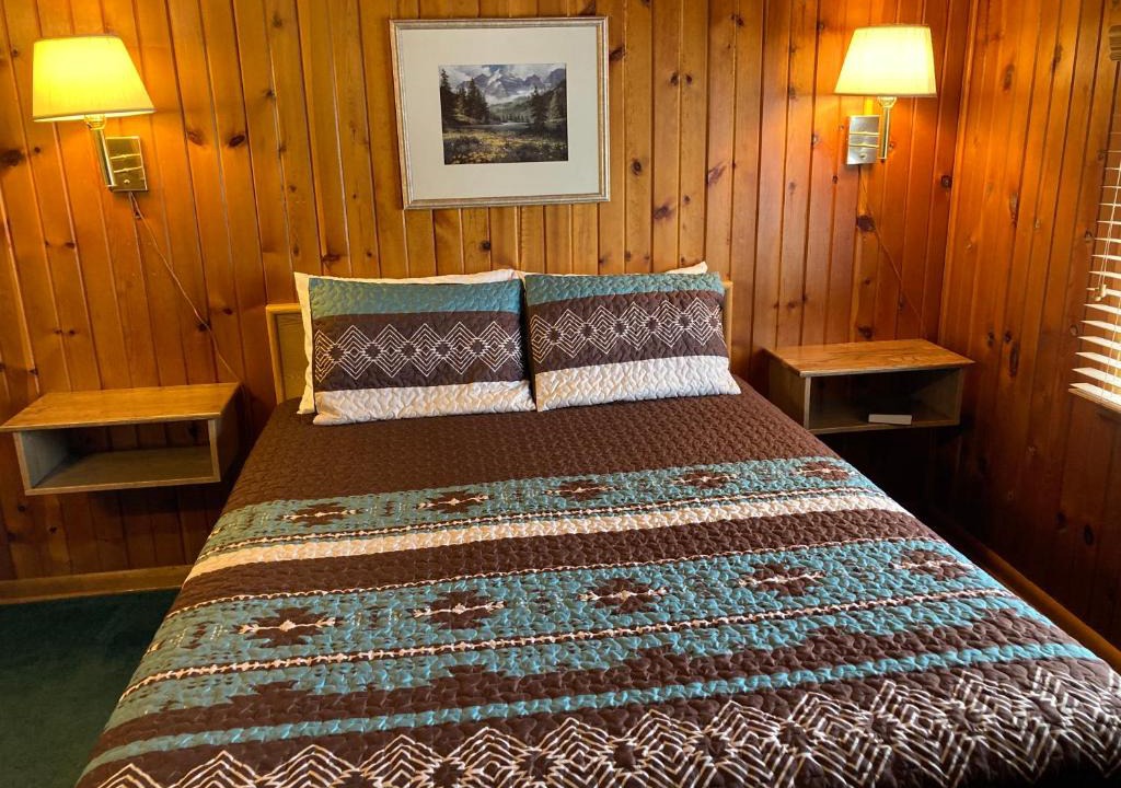 Bridgeport Hotel | Meadow Park on 385