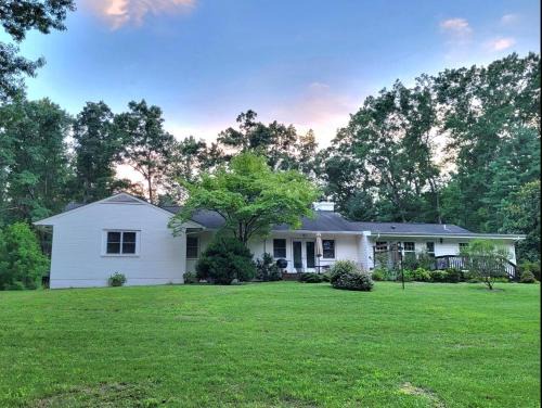 Batesville House | Meadow View Acres - 6 acre spacious estate 20 min from UVA