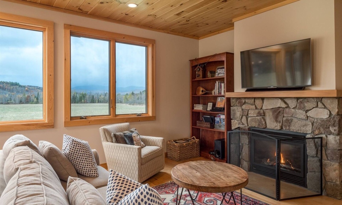 Bethel House | Meadow View Cabin | 3 Bed, 2 Bath