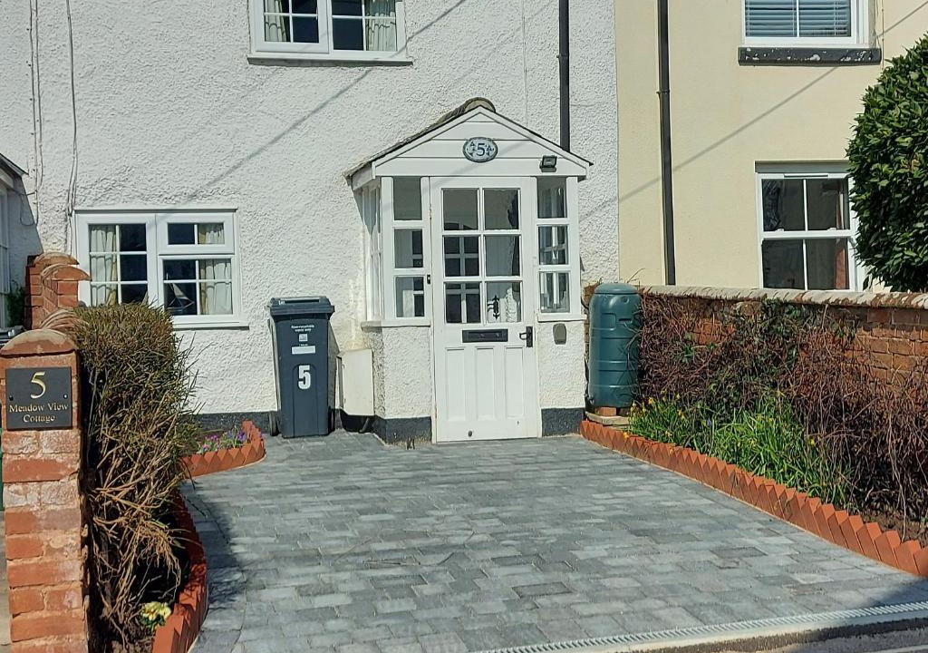 Lympstone House | Meadow View Cottage