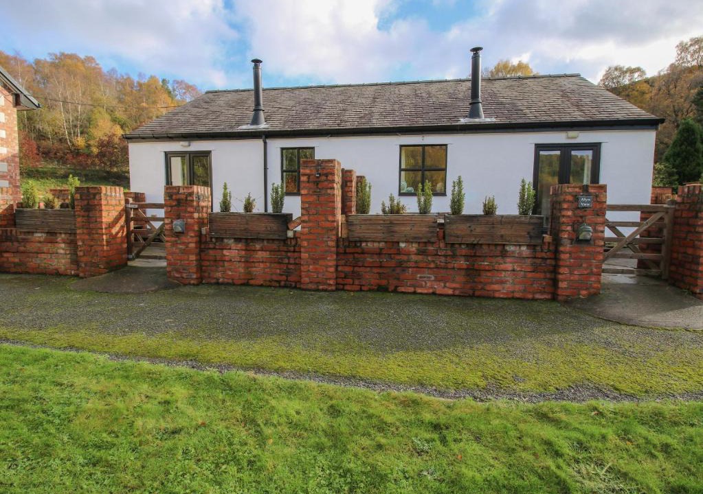 Mold House | Meadow View