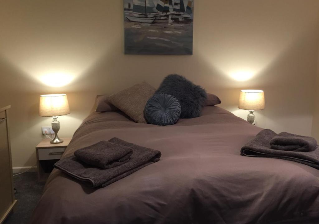 Pool House | Meadow view