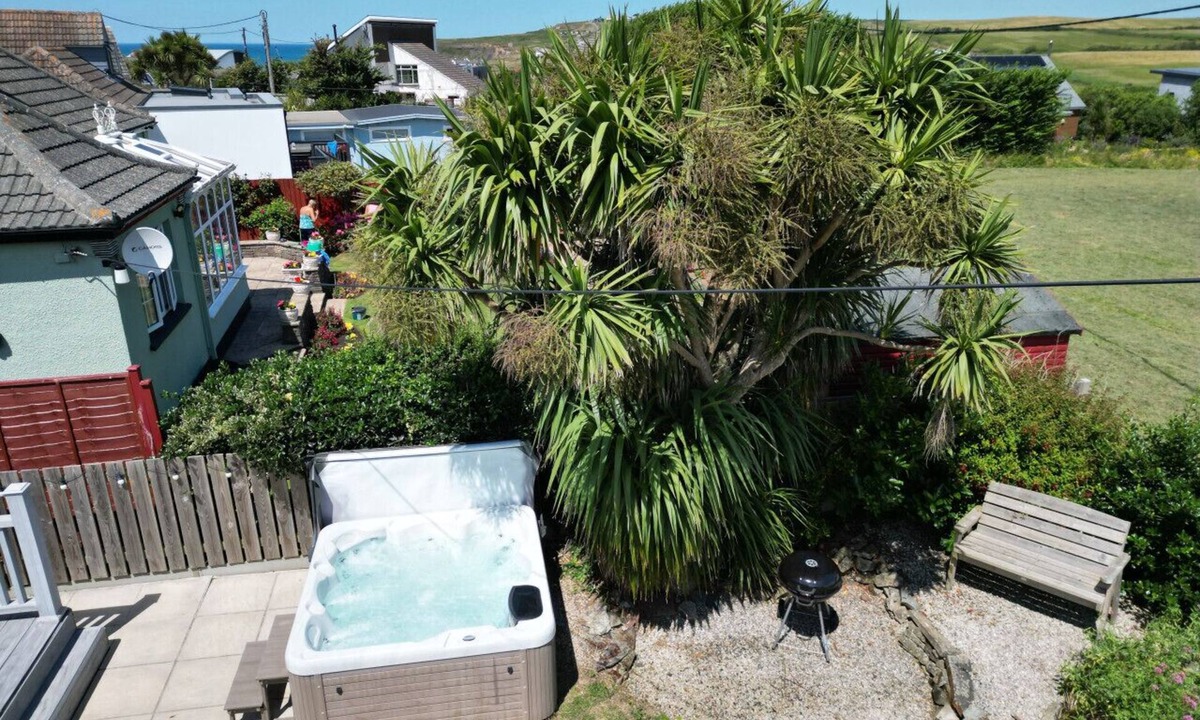 Widemouth Bay House | Meadow View - Widemouth Bay Cornwall
