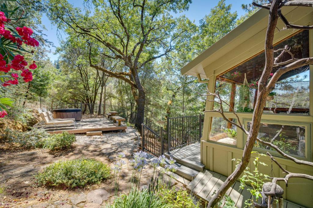 Auburn House | Meadow Vista Mountain Escape w/River Views!