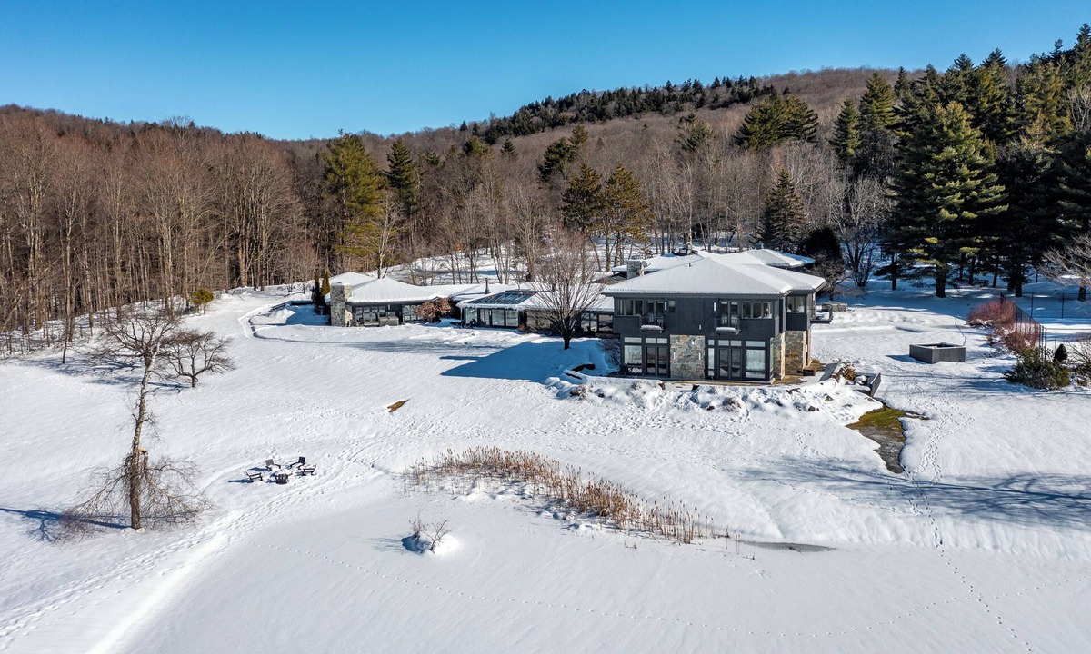 Stowe Area House | Meadowstone Manor Stowe, VT -14 BR Private Manor, 30 Acre - Book Now!