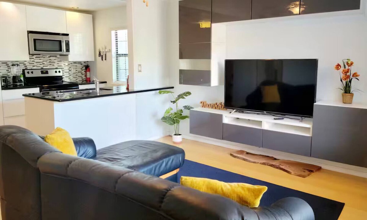 Medical Center District Condo | Medical Center Modern Condo! Walk to Work!
